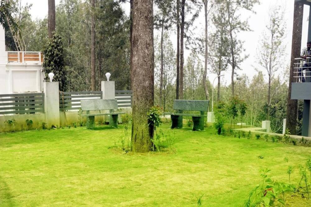 Gv Resorts- Mountain To Cherish Yercaud Eksteriør billede